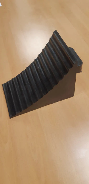 R679 Fahrzeug Unterlegkeile (260 x 160 x 190 mm)